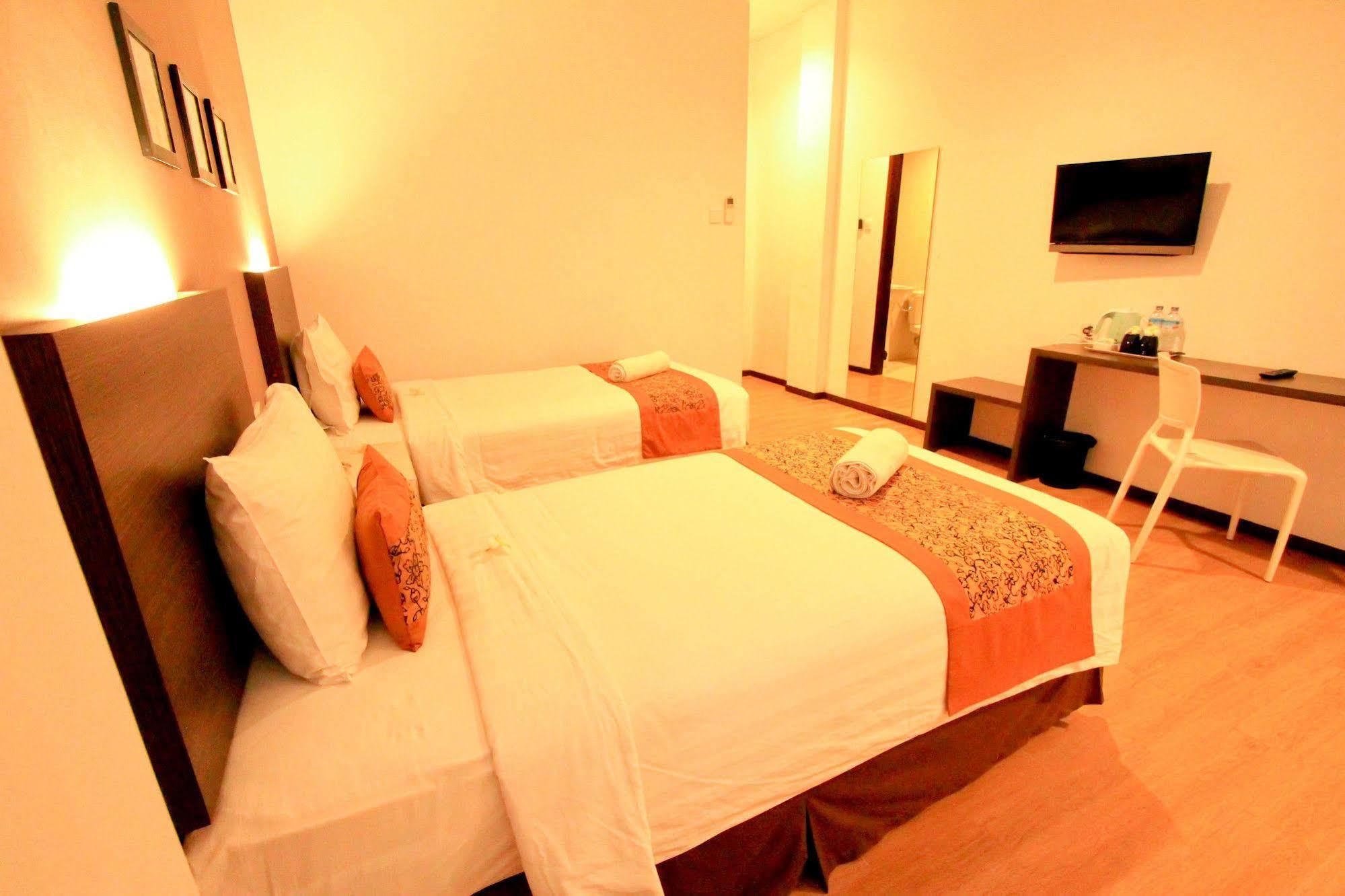 Sunwood Hotel Arianz Mataram Extérieur photo