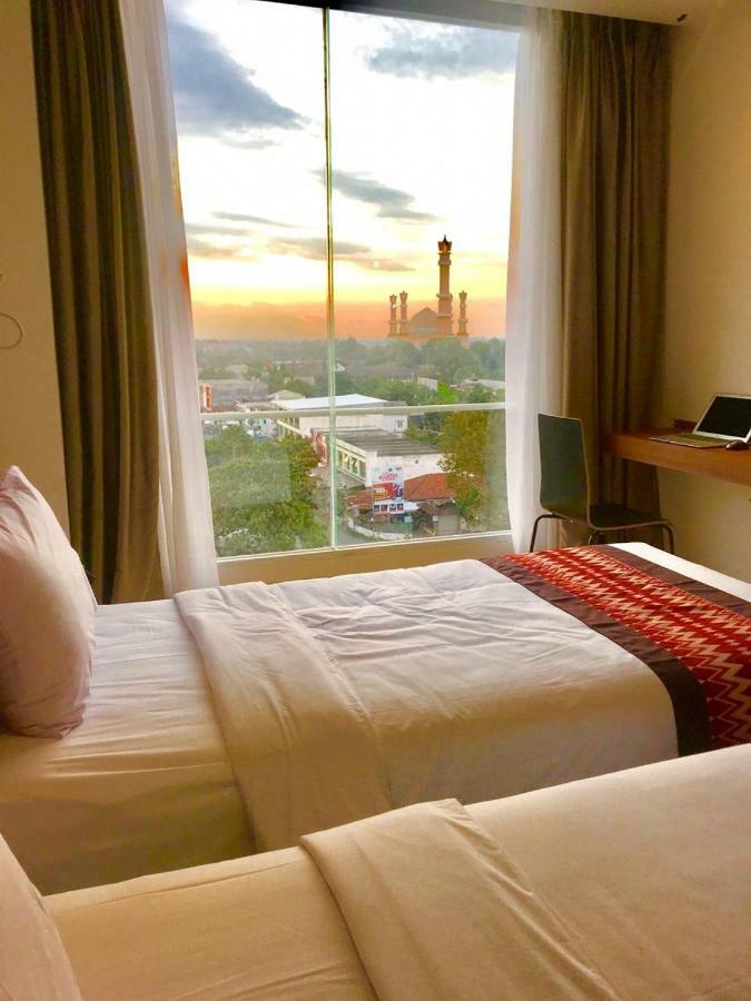 Sunwood Hotel Arianz Mataram Extérieur photo