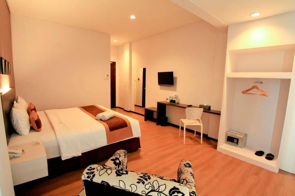 Sunwood Hotel Arianz Mataram Extérieur photo